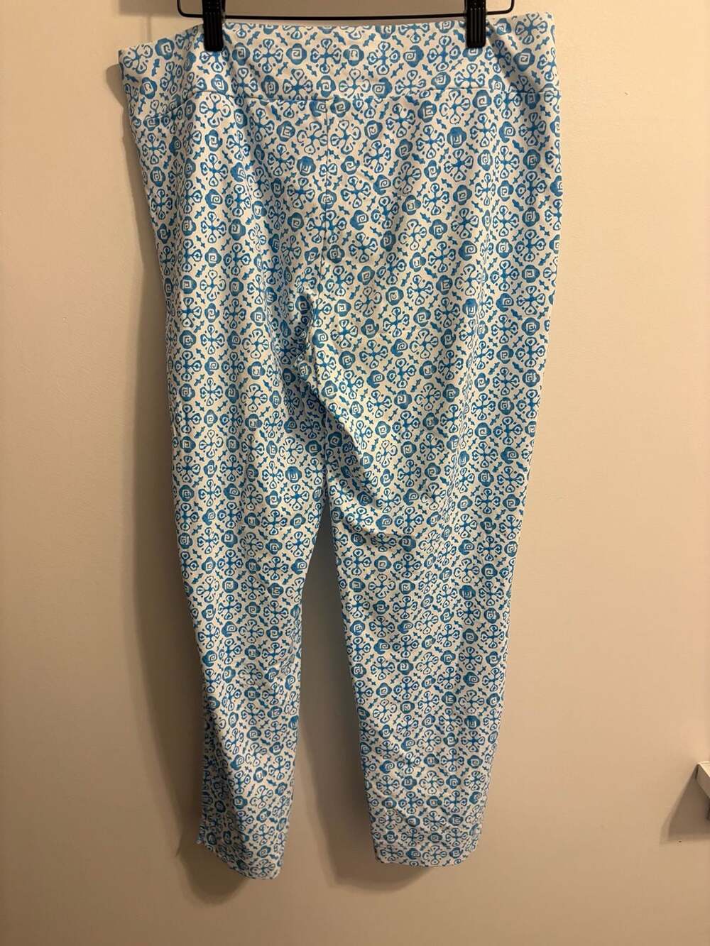 J. McLaughlin Women's Lexi Pull-On Ankle Pants Blue White Tile Geometric Print - Picture 2 of 3